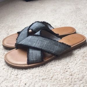 Black Toms sandals